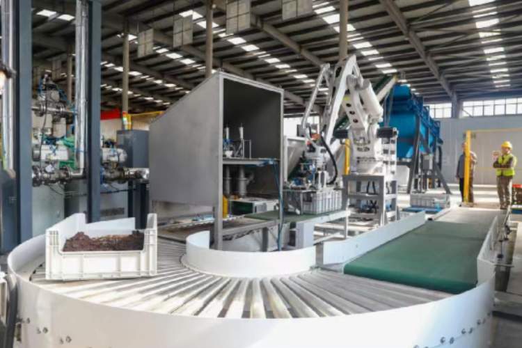  宠物行业迎来新力量；茅台子公司布局昆虫蛋白宠粮；循环经济实践开启新篇章。 新闻 宠物行业迎来新力量；茅台子公司布局昆虫蛋白宠粮；循环经济实践开启新篇章。 新闻