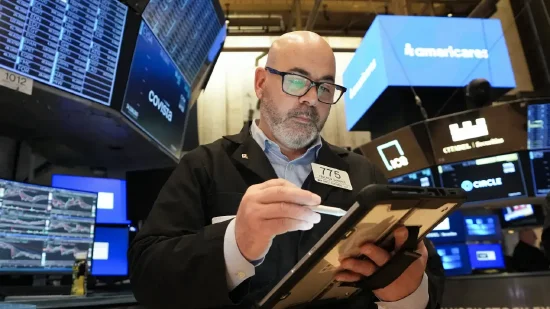  特朗普释放积极信号，美股午盘大幅拉升；地缘风险趋缓带动市场情绪回暖。 股票财经 特朗普释放积极信号，美股午盘大幅拉升；地缘风险趋缓带动市场情绪回暖。 股票财经 特朗普释放积极信号，美股午盘大幅拉升；地缘风险趋缓带动市场情绪回暖。 股票财经 特朗普释放积极信号，美股午盘大幅拉升；地缘风险趋缓带动市场情绪回暖。 股票财经