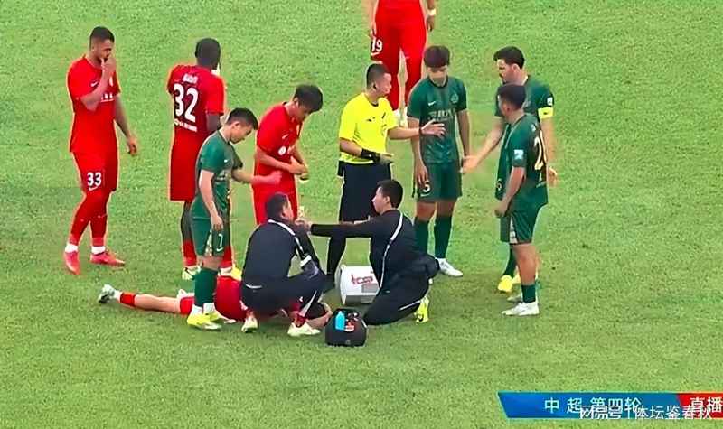  技术流拆解：VAR介入机制与足球规则执行的边界 体育新闻