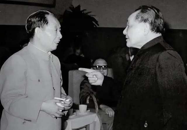  历史决议的起草密码：邓小平三条原则如何重塑评价体系 文化旅游