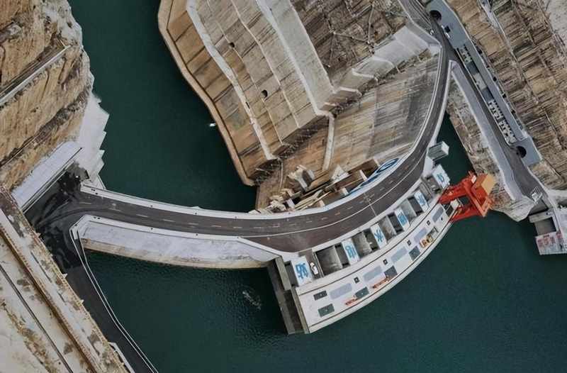  低热水泥何以终结大坝裂缝史：白鹤滩技术突破深度复盘 IT技术