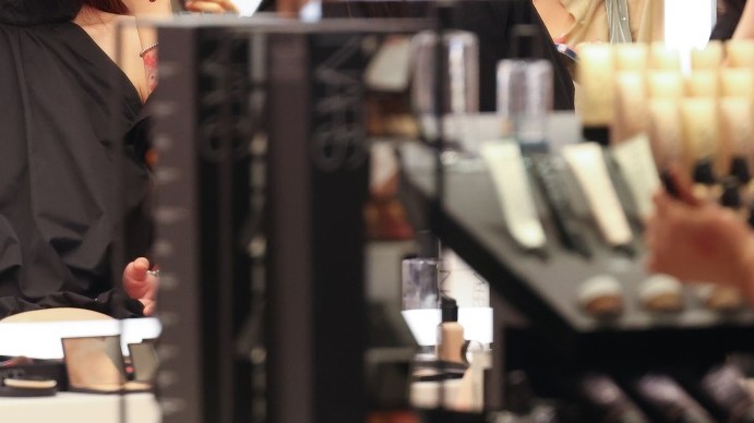  从加沙废墟到多边未来：一位联合国高官的实地见证与技术反思 新闻